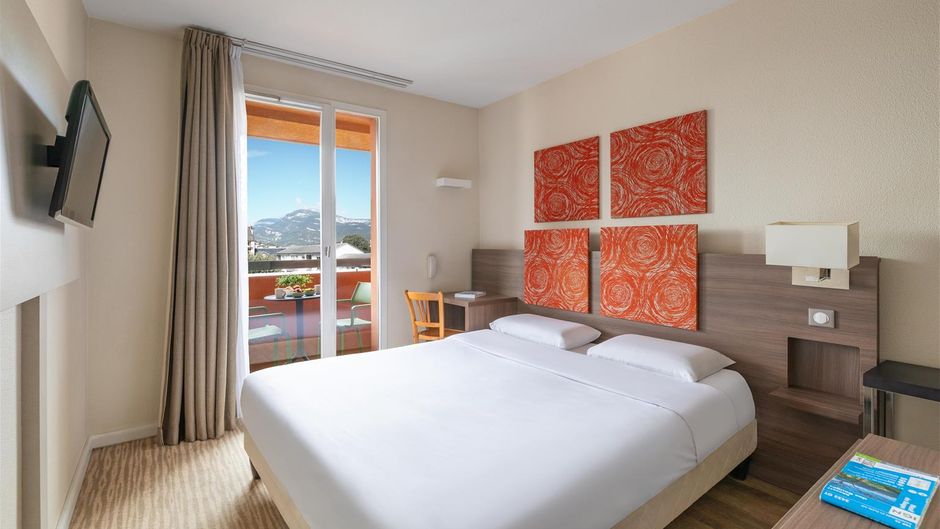 Kyriad Chambery Center Curial Room