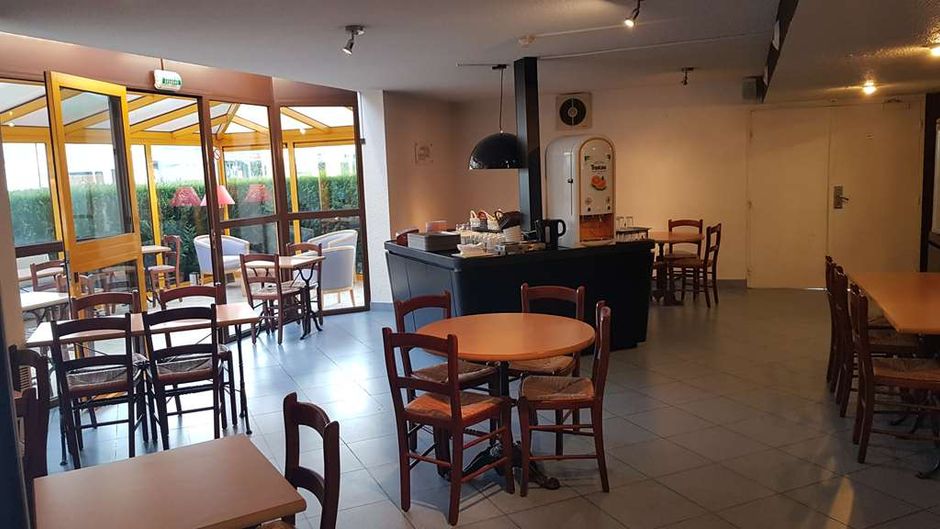 Kyriad Chantilly Restaurant