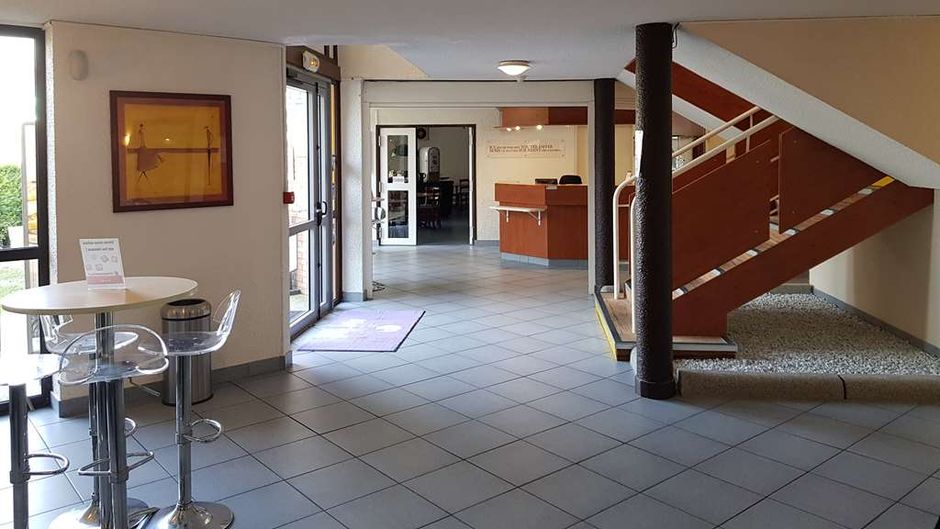 Kyriad Chantilly Lobby