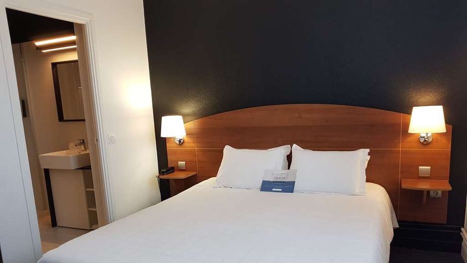 Kyriad Clermont-Ferrand Centre Room