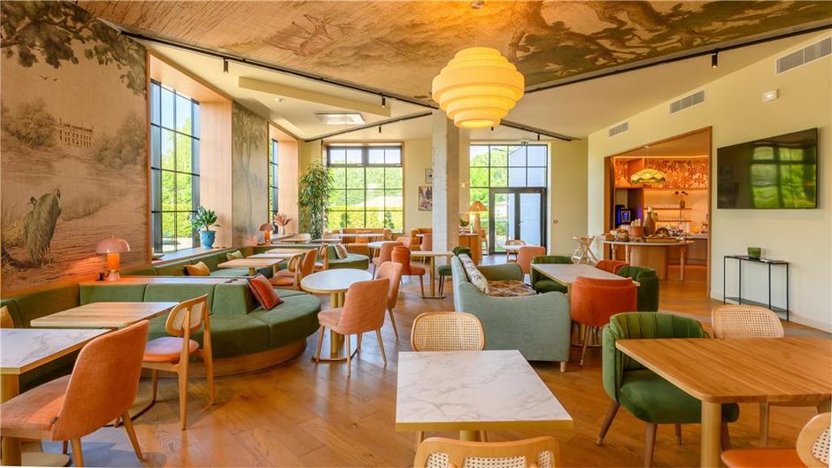 Kyriad Compiegne Lobby