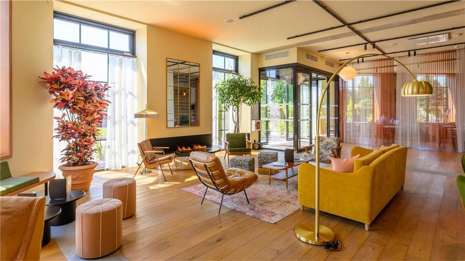 Kyriad Compiegne Lobby