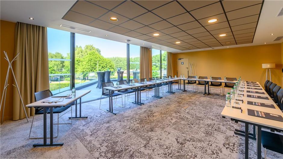 Kyriad Compiegne Meeting