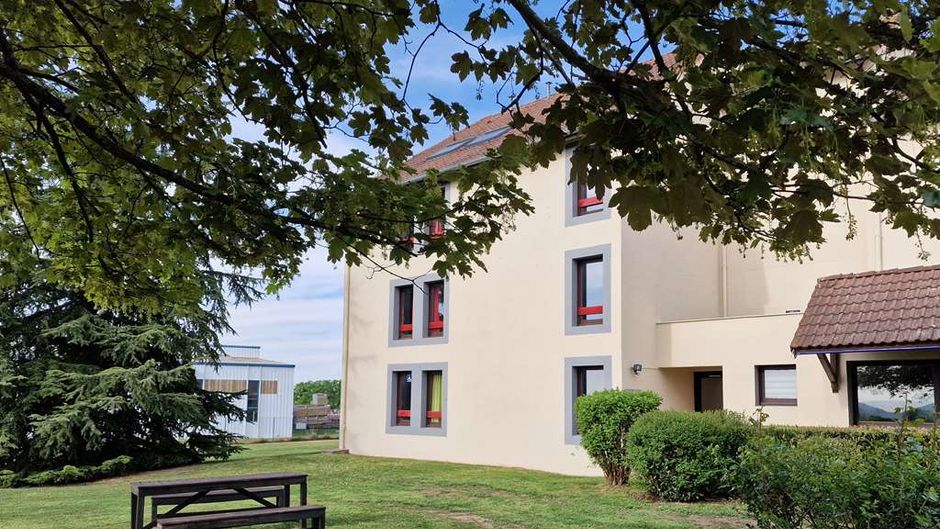 Kyriad Design Enzo Montlucon Exterior