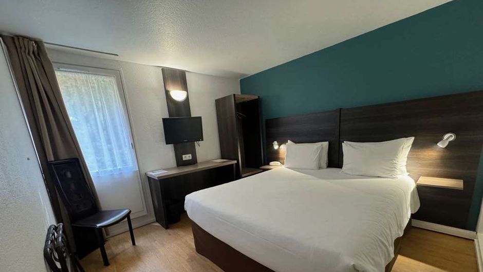 Kyriad Hotel D'Epernay Room