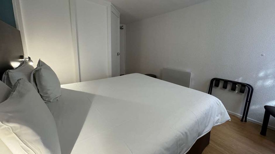 Kyriad Hotel D'Epernay Room