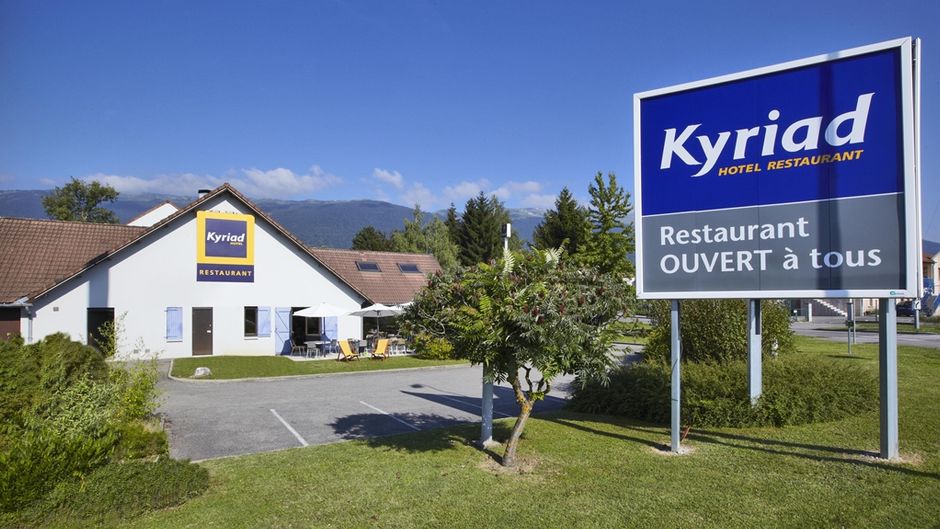 Kyriad Hotel Exterior