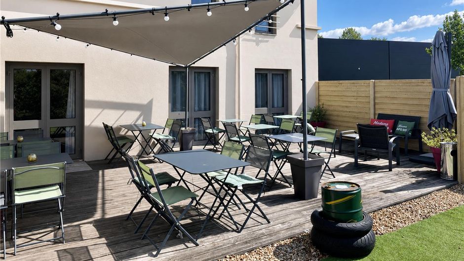 Hotel Kyriad La Fleche Exterior