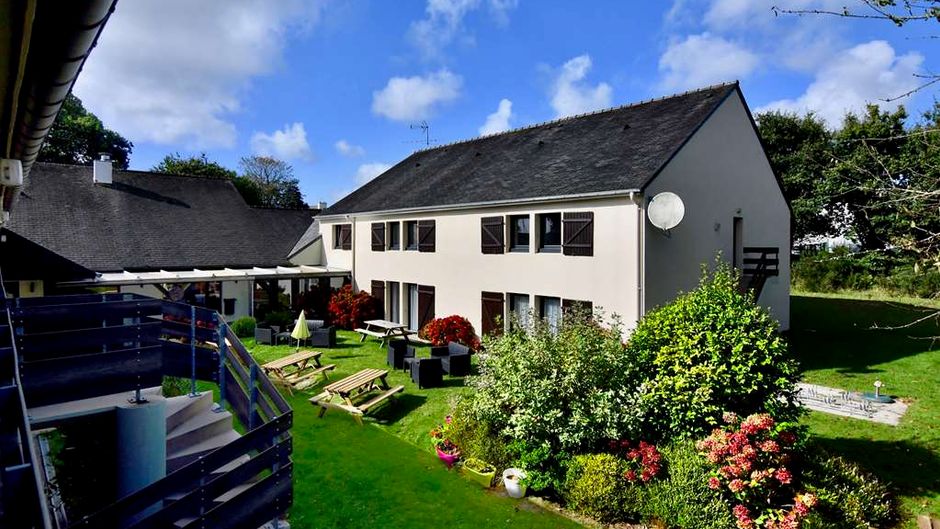 Hotel Kyriad Lannion Exterior