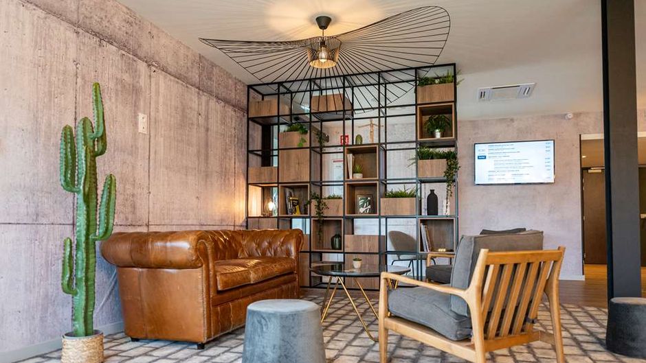 Hotel Kyriad Laval Lobby
