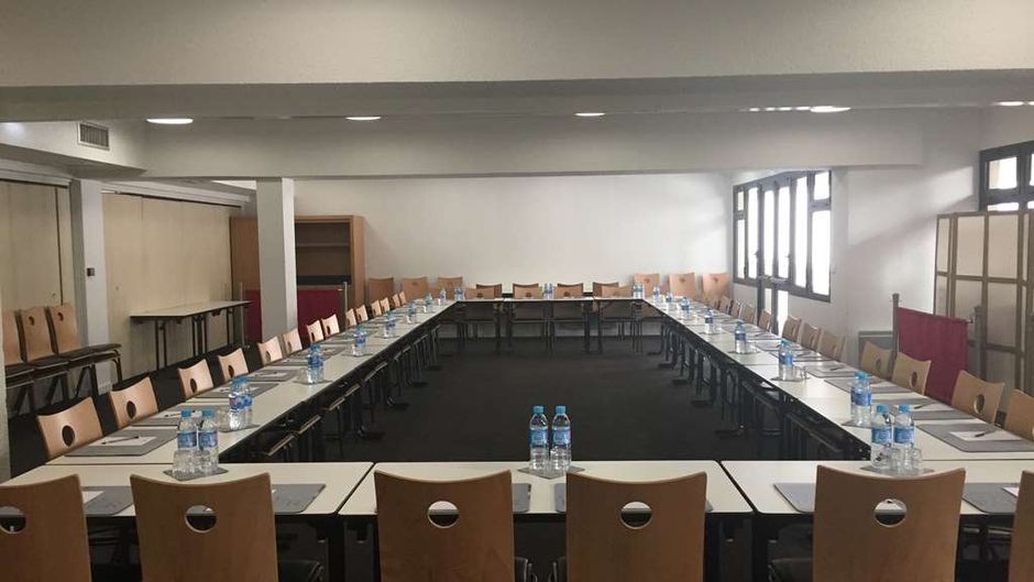 Kyriad Le Bourget Meeting