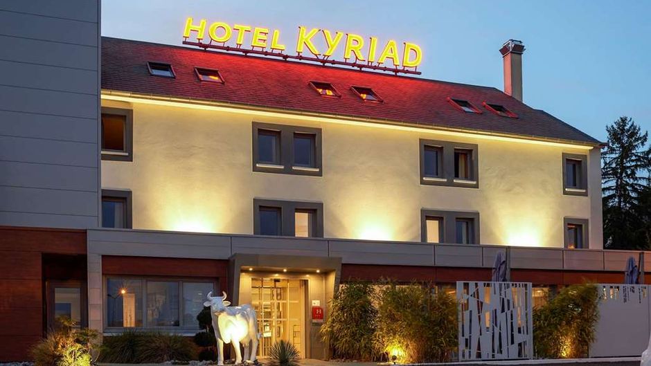 Hotel Kyriad Exterior