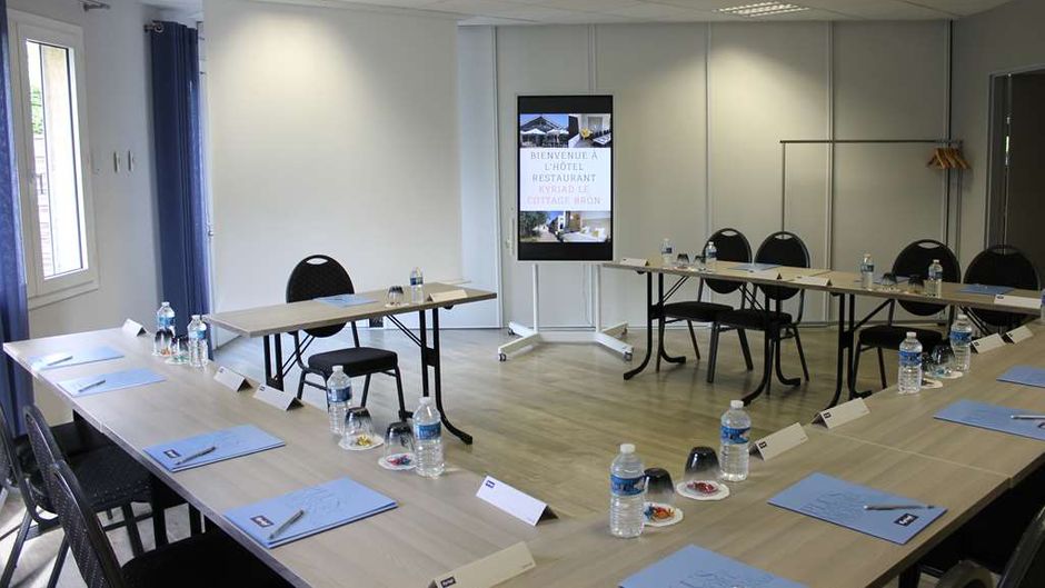 Kyriad Lyon Est Bron Eurexpo Le Cottage Meeting