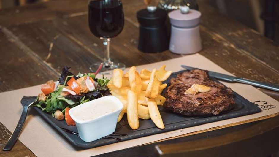Kyriad Lyon Est Bron Eurexpo Le Cottage Restaurant
