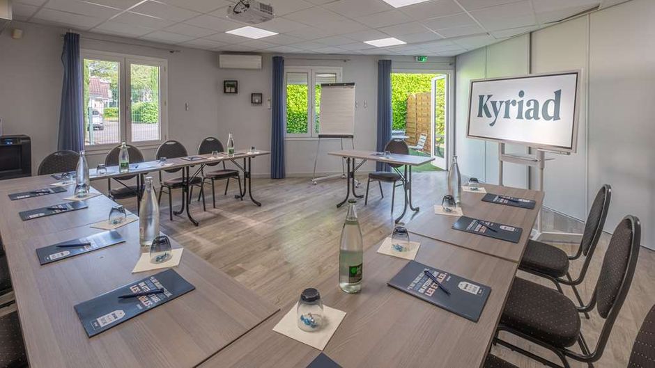 Kyriad Lyon Est Bron Eurexpo Le Cottage Meeting