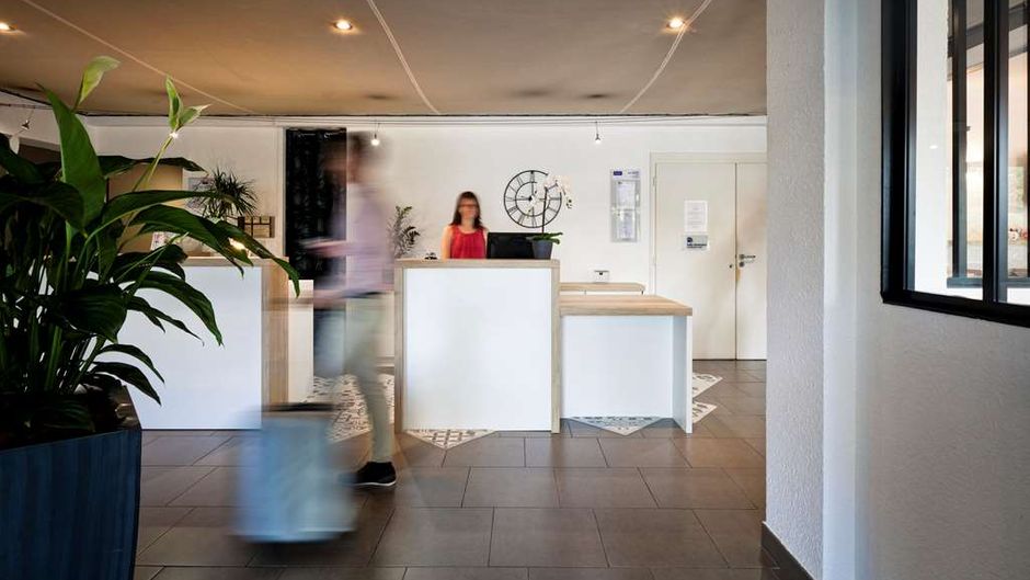 Kyriad Hotel Lyon Saint Genis Lobby