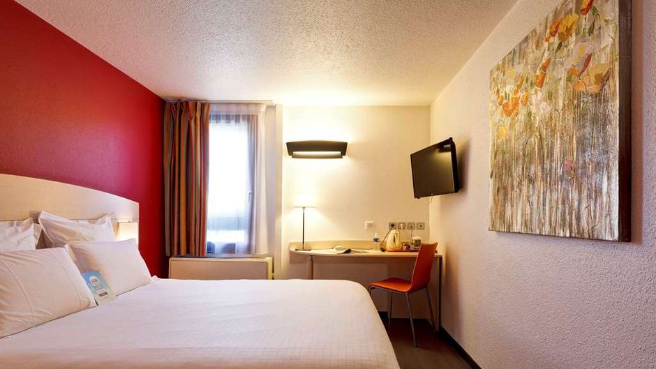 Kyriad Hotel Lyon Saint Genis Room