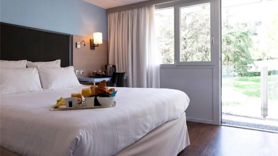 Hotel Kyriad LYON SUD - Sainte Foy Room