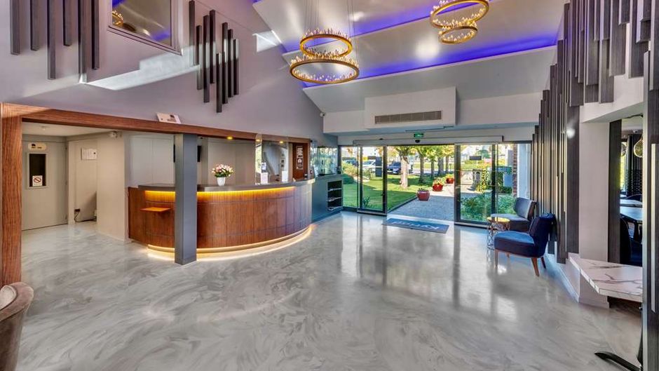 Kyriad Hotel de Meaux Lobby