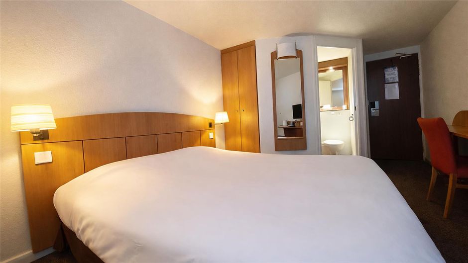 Kyriad Montargis Room
