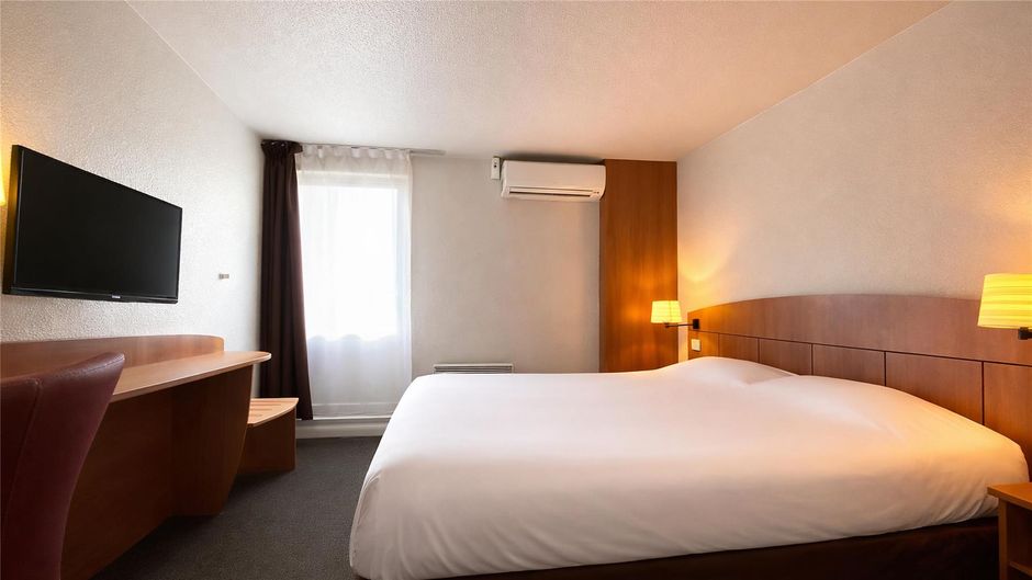 Kyriad Montargis Room