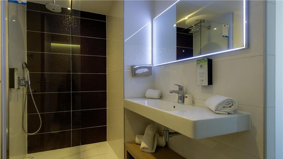 Kyriad Montpellier Est Lunel Suite