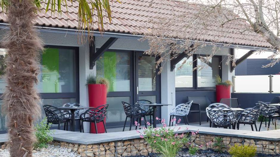 Kyriad Niort Hotel Exterior