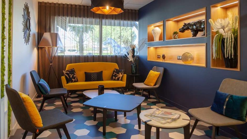 Kyriad Niort Hotel Lobby