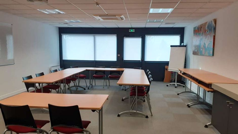 Kyriad Niort Hotel Meeting