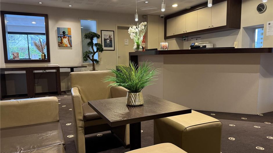 Kyriad Rennes Nord Lobby