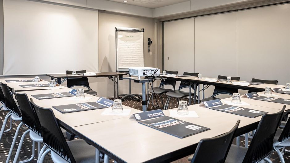 Kyriad Rennes Nord Meeting