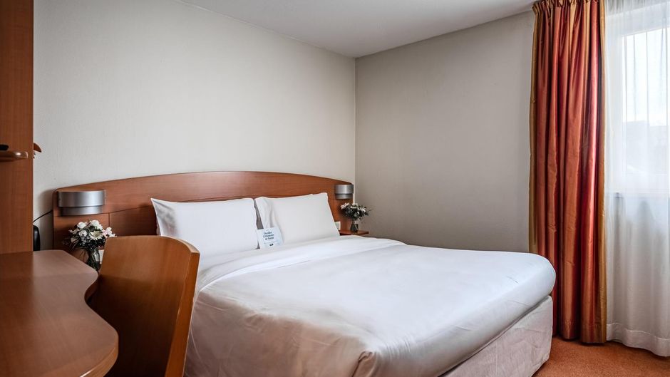 Kyriad Rennes Nord Room