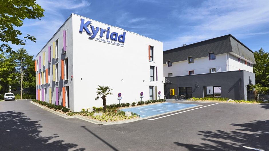 Hotel Kyriad Saint Quentin en Yvelines Exterior