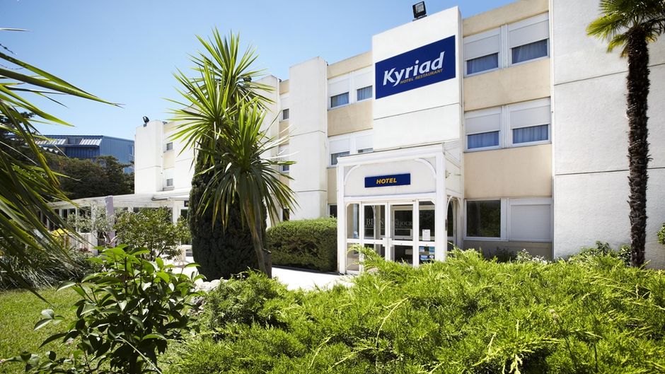 Hotel Kyriad Toulon Est-La Garde Exterior