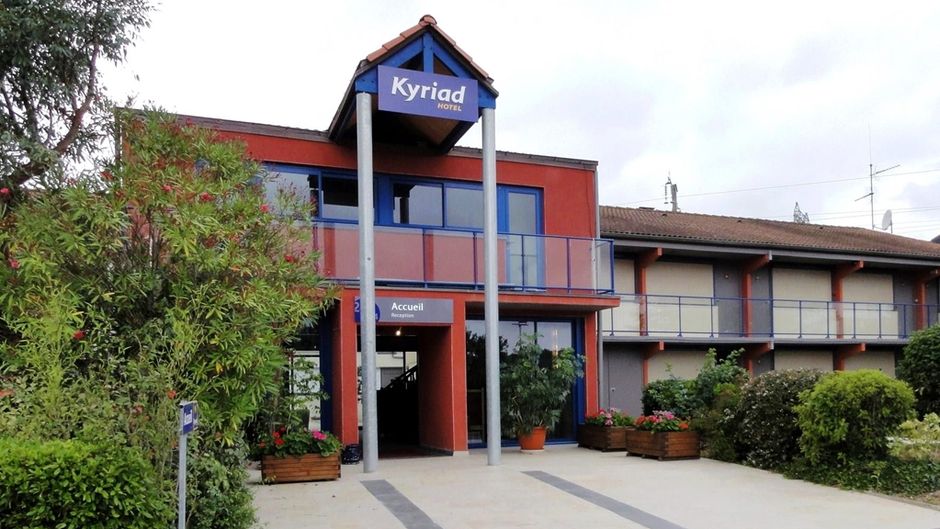 Kyriad Toulouse Roques Exterior