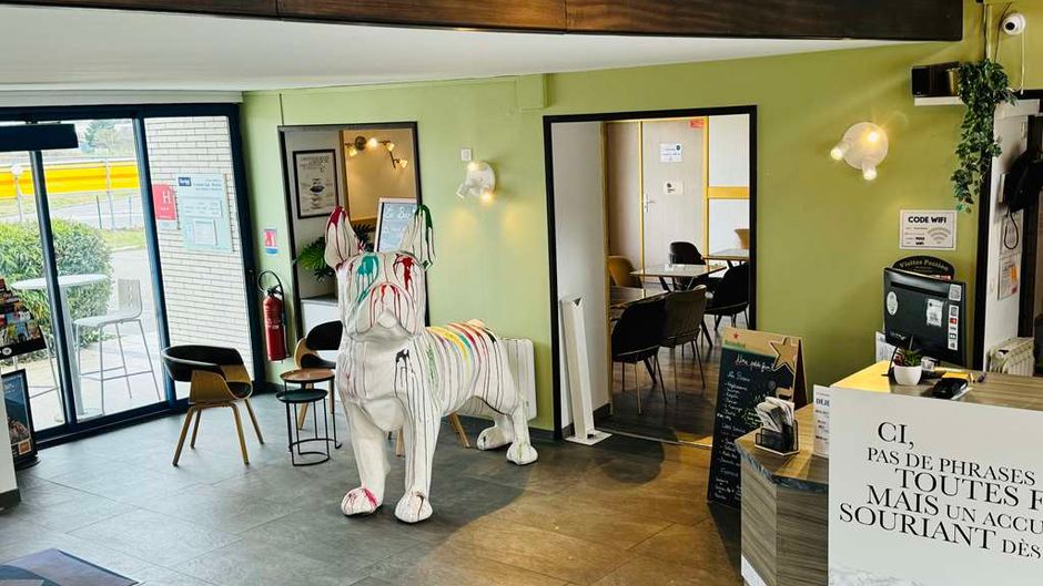 Kyriad Toulouse Roques Lobby