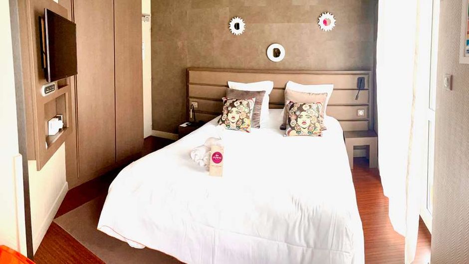 Kyriad Vichy Hotel Room