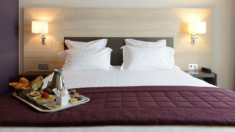 Kyriad Prestige Lyon Saint Priest Room