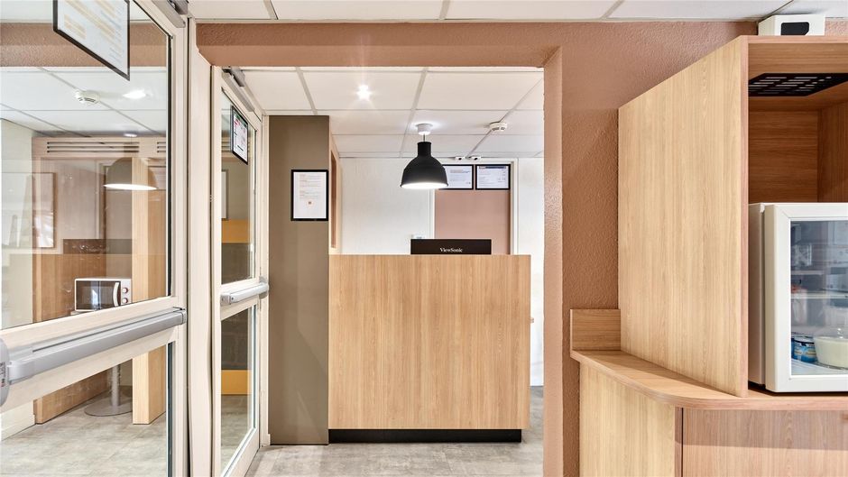 Premiere Classe Valenciennes Ouest Lobby