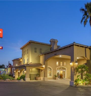 Best Western Plus a Wayfarer's Inn