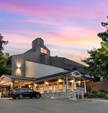 Best Western Plus Inn at the Vines