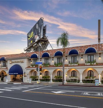 Best Western Plus Sunset Plaza Hotel