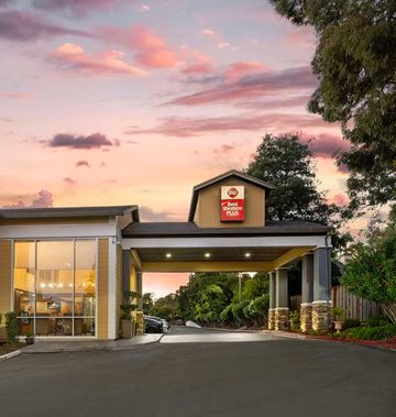 Best Western Plus Heritage Inn