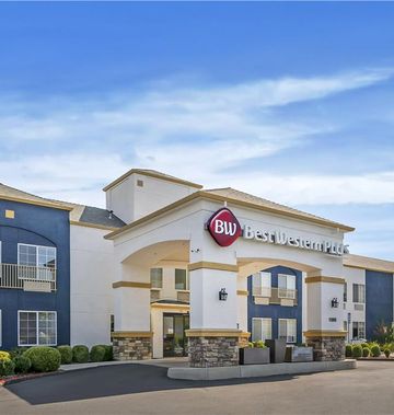 Best Western Plus Twin View Inn & Suites