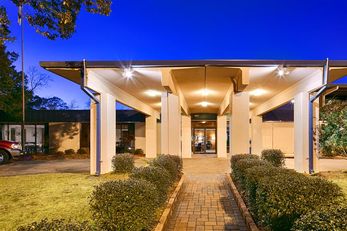 Best Western Crossroads Inn
