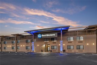 Best Western Crossroads Inn