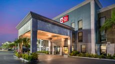 Best Western Plus Universal Inn