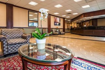 Best Western Plus Chicago Hillside