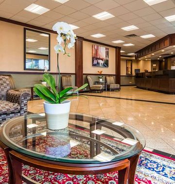 Best Western Plus Chicago Hillside