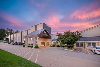 Best Western Plus  Longbranch Hotel